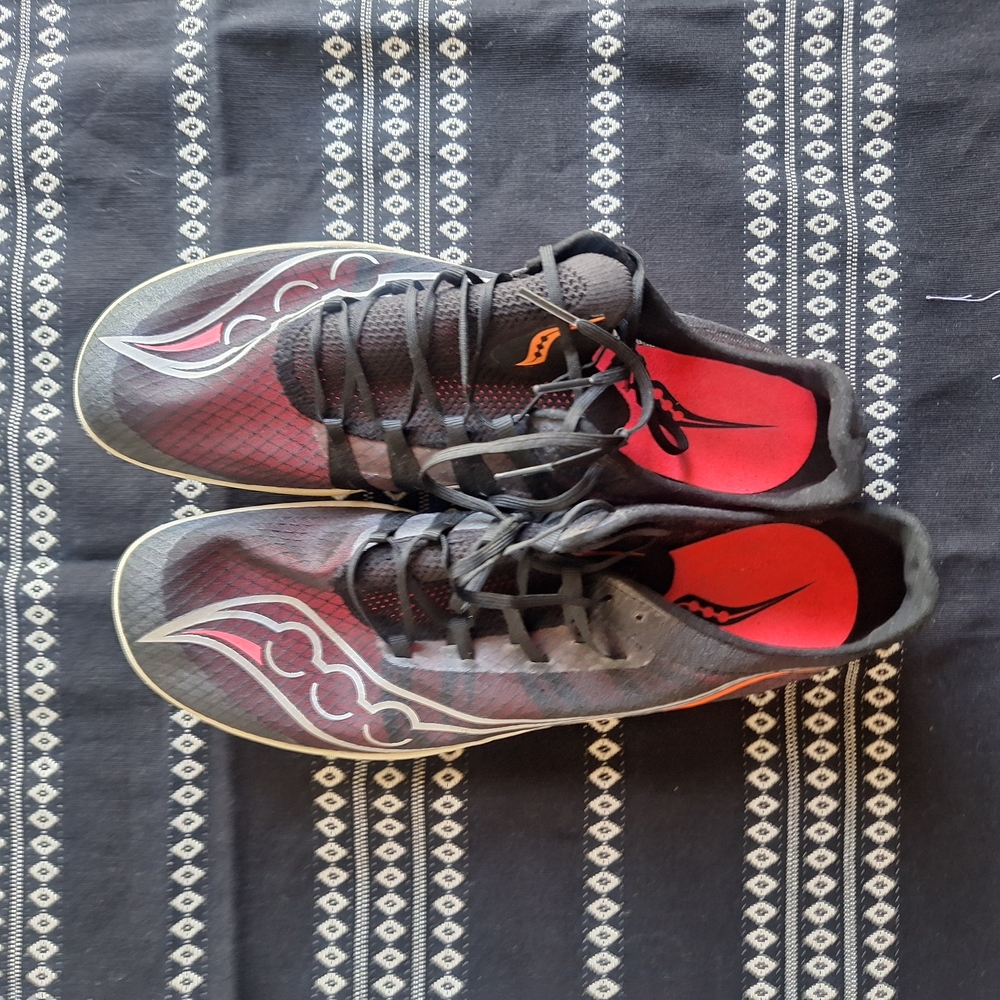 Saucony Black and Red Athletic Shoes with Dynamic Design
